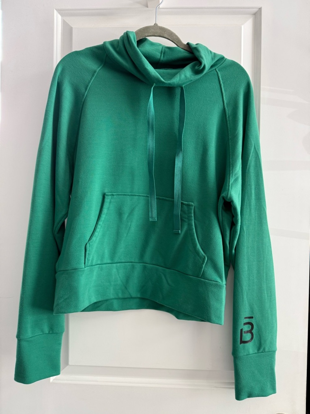 Barre 3 Green Women's Pullover Hoodie with Kangaroo Pocket